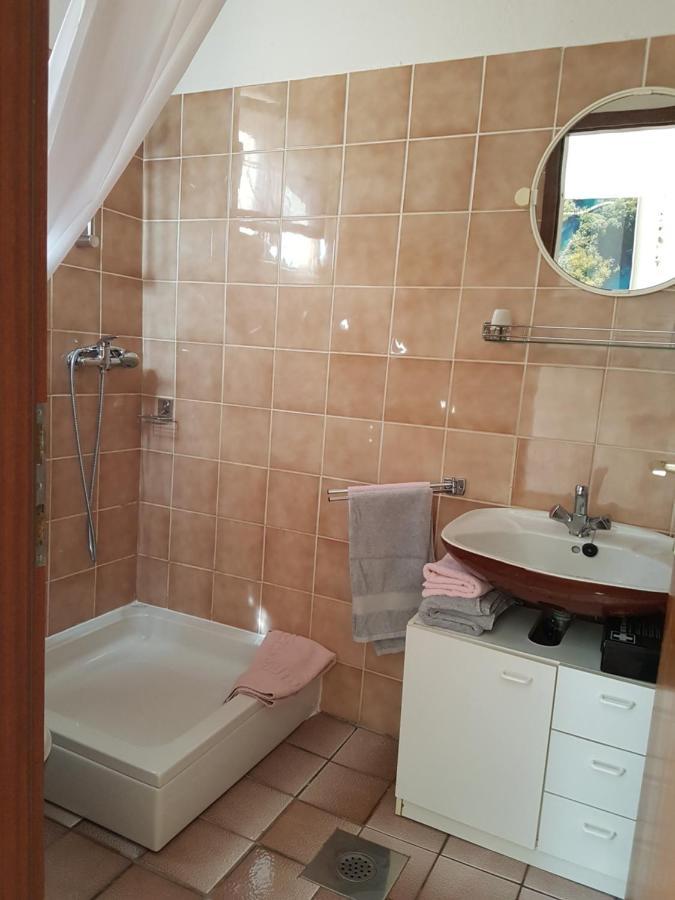 Apartment Ute Малий Лошинь Екстер'єр фото